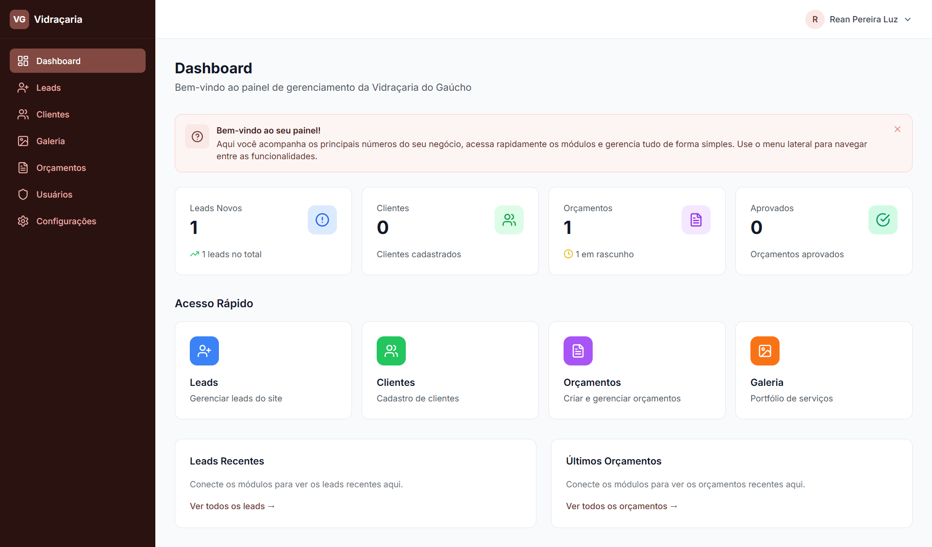 Site institucional + CRM + módulo de orçamentos